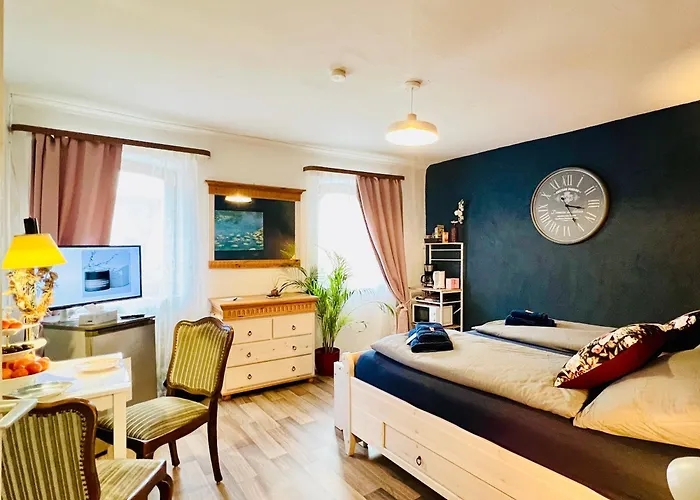 Apartment Amelie - Zimmer Mit Tv, W-Lan, Mikrowelle Und Kuehlschrank, Bad Mit Dusche
