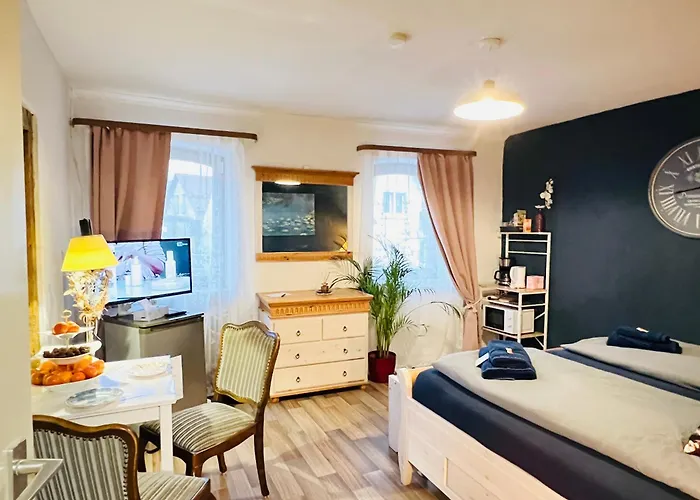 Apartment Amelie - Zimmer Mit Tv, W-Lan, Mikrowelle Und Kuehlschrank, Bad Mit Dusche