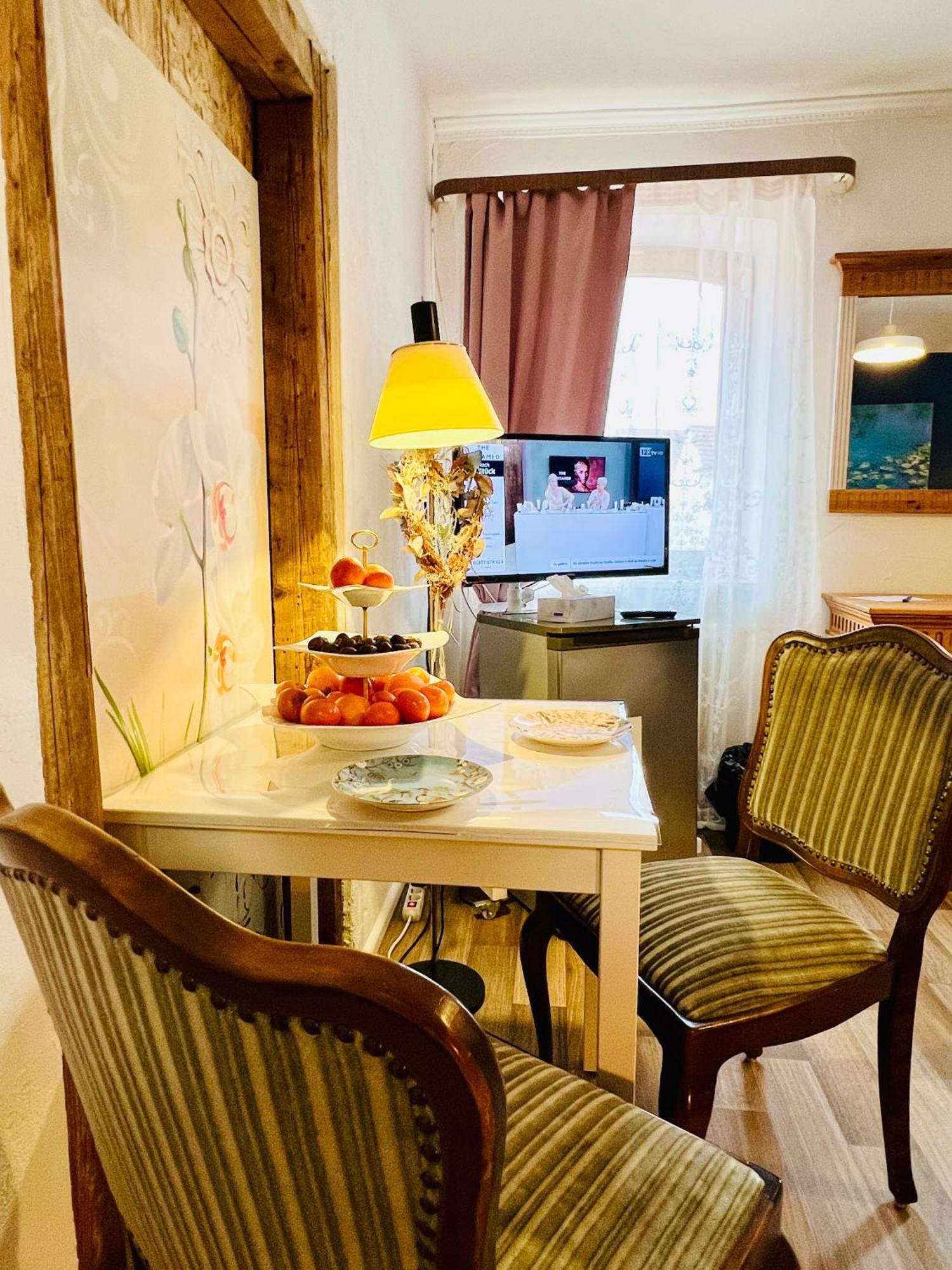Amelie - Mit Tv, W-lan, Mikrowelle Und Kuehlschrank, Bad Mit Dusche * Malterdingen